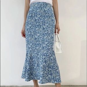 DAZY Ditsy Floral Ruffle Hem Skirt